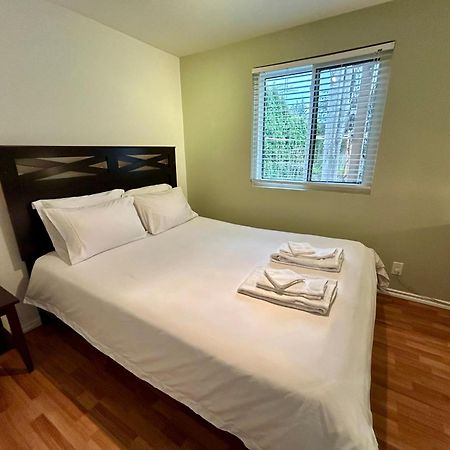 North Nanaimo Gem - Garden-View Room With Private Ensuite Экстерьер фото