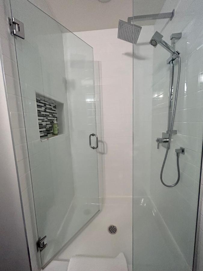 North Nanaimo Gem - Garden-View Room With Private Ensuite Экстерьер фото